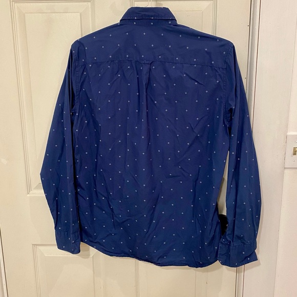 AEO seriously soft classic fit button down - Picture 3 of 4